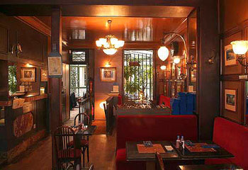 Сеть ресторанов винных-баров l'Ecluse отличается традиционной атмосверой парижских бистро