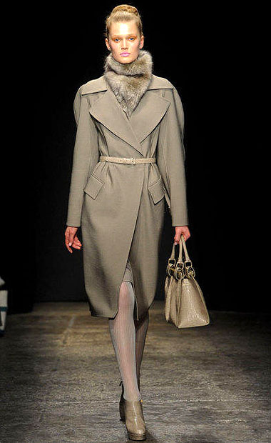 Пальто Donna Karan, коллекция прет-а-порте осень-зима 2011-2012 г