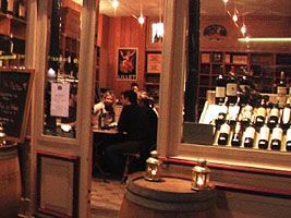 В парижской сети ресторанов l'Ecluse можно пр/одегустировать самые престижные сорта вин региона Бордо на розлив